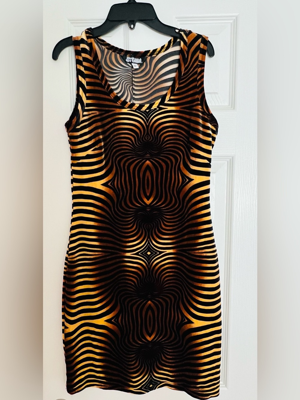 Steam velvet dress with a black and orange wavy pattern Women Sz. S